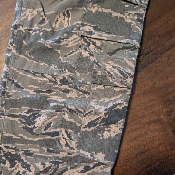 U.S. Air Force Tactical Flight Duty Trouser, Digital Camo - Picture 5 of 11